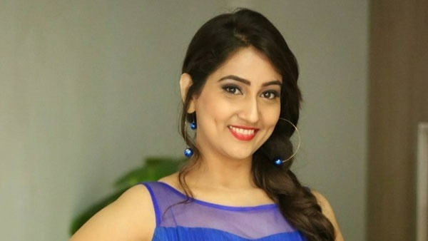 బిజీ యాంకర్ గా