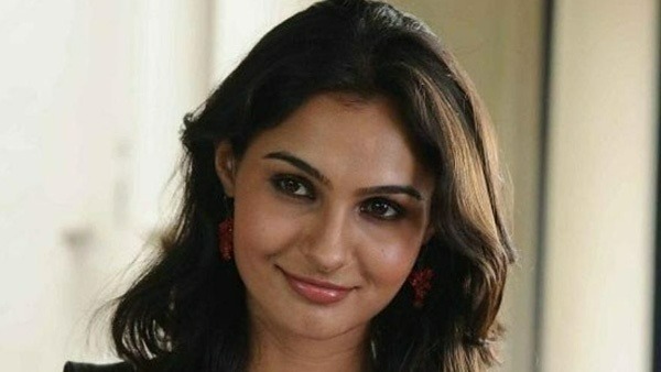అనిరుద్ తో లిప్ లాకులు