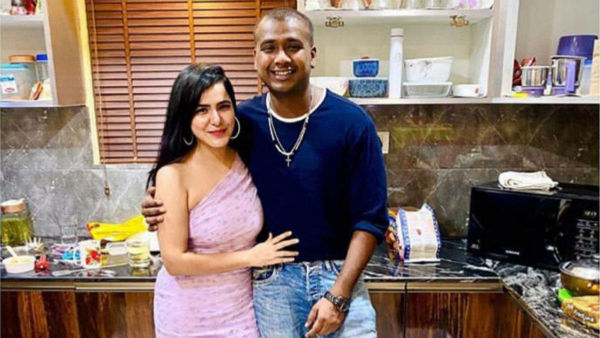 అషురెడ్డితో ప్రేమలో