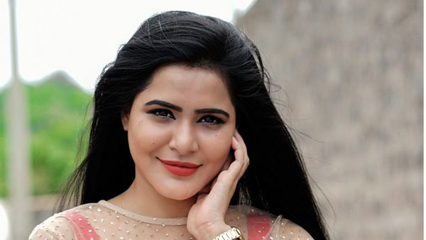 కమెడియన్తో అలాంటి పని చేసిన అషు రెడ్డి