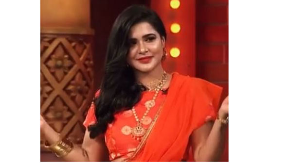 జూనియర్ సమంతలా అషు రెడ్డి పాపులర్