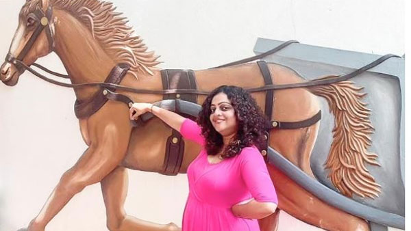 అవస్తీ కెరీర్ ఇలా..