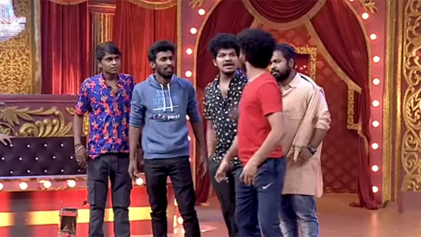 మా అన్న ముద్దుల పోటీలో...