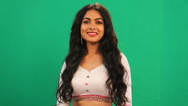 చీరను పైకి లేపి బిగ్బాస్ దివి అందాల విందు.. తొలిసారి హాట్ ఫోజులతో... ఇలా మాట ఇవ్వు మామ అంటూ!