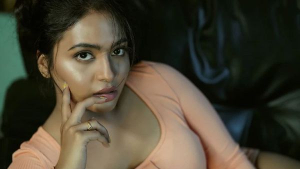 ఛానెల్లో ఇంటి పేరుగా మార్చుకుంది