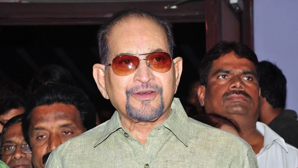 1942లో గుంటూరు జిల్లా బుర్రిపాలెంలో
