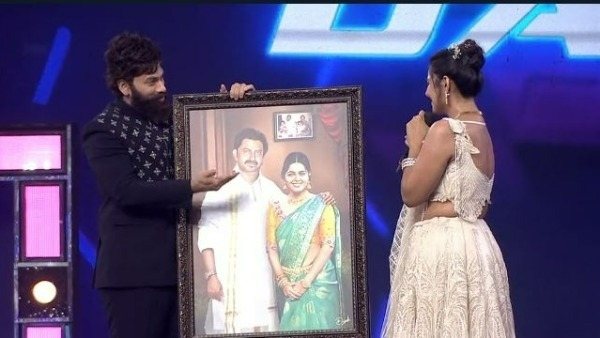 ఫోటోను చూసి మురిసిపోయిన మోనాల్