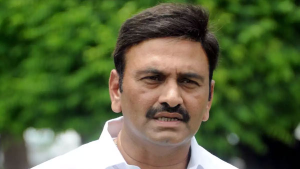 శ్రీరెడ్డిపై ఎంపీ సంచలన కామెంట్స్