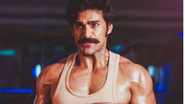 ఎక్కువ రోజులు నిలదొక్కుకోలేక..