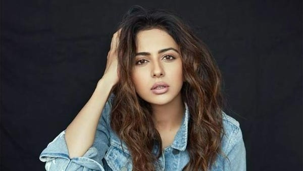 కండోమ్ తయారు చేసే సంస్థలో ఉద్యోగిగా
