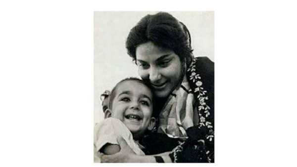 Sanjay Dutt gets emotional on mother Nargis Dutts Death Anniversary Sanjay Dutt gets emotional on mother Nargis Dutts Death Anniversary