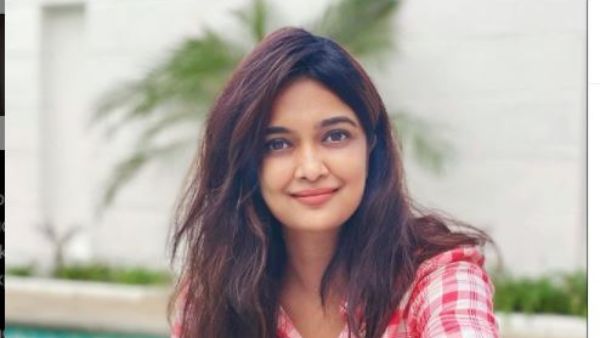 సౌందర్య నందకుమార్ కెరీర్ ఇలా