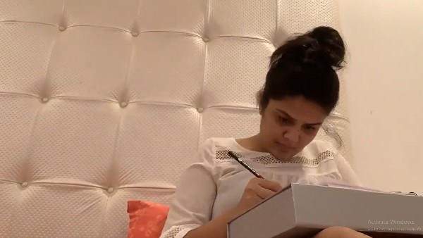 Sreemukhi shares her new talent on the eve of Buddha Purnima Sreemukhi shares her new talent on the eve of Buddha Purnima