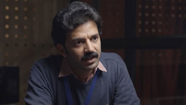 30 Weds 21 కథ..