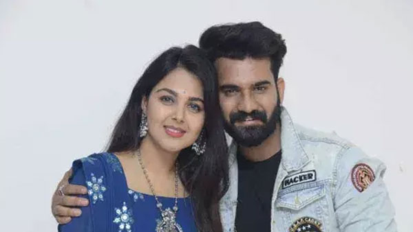 ప్రేమతో రచ్చ... ముద్దులు... హగ్గులతో