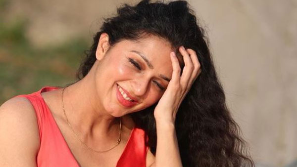 స్నానం చేస్తూ భూమిక చావ్లా సెక్సీ స్టిల్.. 42 ఏళ్ళ వయసులో తడి అందాలు చిమ్ముతూ..