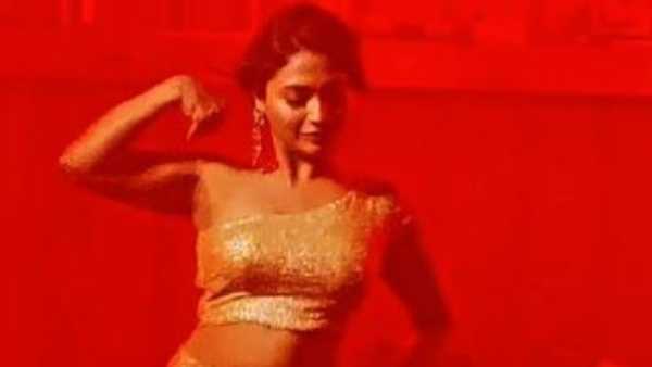 హాట్ డ్యాన్స్తో దేత్తడి హారిక హల్చల్