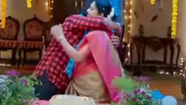 జ్ఞానాంబ ఒడిలో తలపెట్టుకొని రామ..