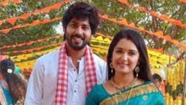 జానకి స్పర్శను ఆస్వాదిస్తూ