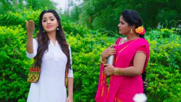 కాలం మహత్యమే అంటూ మోనిత వేదాంతం