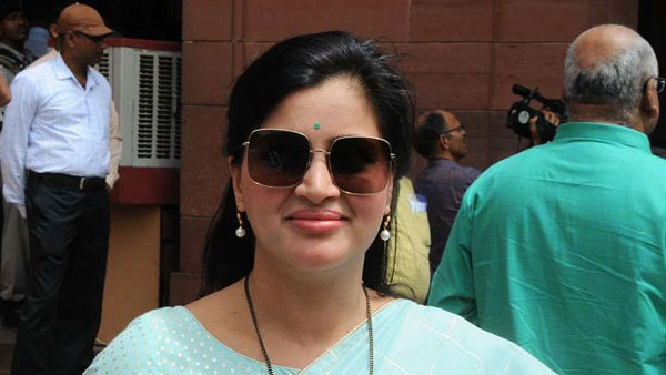 కన్నడ సినిమాతో ఎంట్రీ