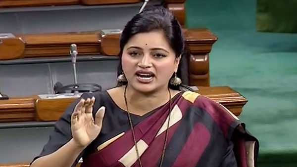 శీను వాసంతి లక్ష్మితో క్రేజ్