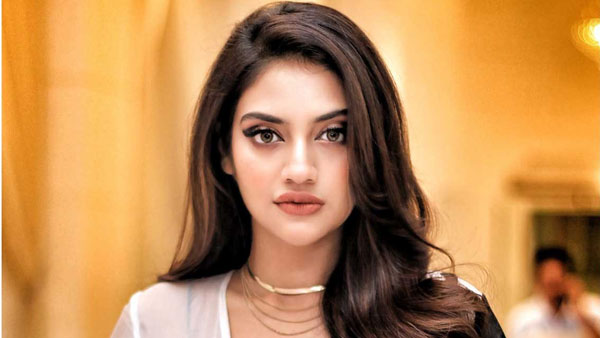 పెళ్లైన కొద్ది రోజులకే భార్తతో విడిపోయి..