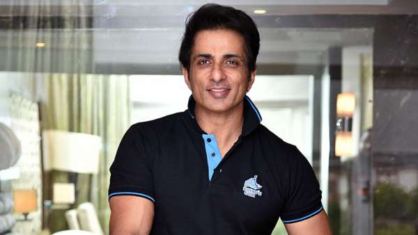 Actor Sonu sood new record in twitter world Actor Sonu sood new record in twitter world