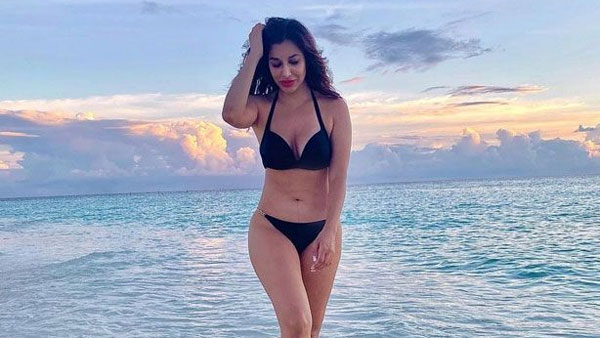 బ్రిటన్లో హోస్ట్గా