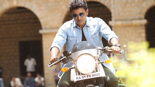 పవన్ కోసం పేరు మార్చుకున్నాడు