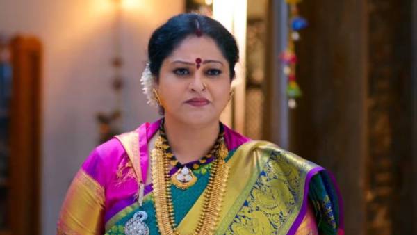 జ్ఞానాంబ కోపం చల్లారదు