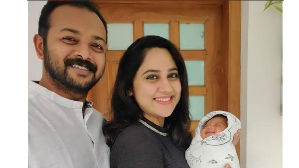 Actress Mia George blessed with Baby boy Actress Mia George blessed with Baby boy