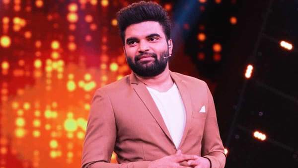 రేడియో జాకీ నుంచి టాప్ యాంకర్గా