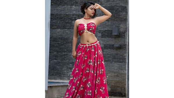 హాట్ ఫొటోలను షేర్ చేసిన హారిక