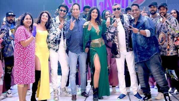 ప్రియదర్శన్ మార్కుకు దూరంగా