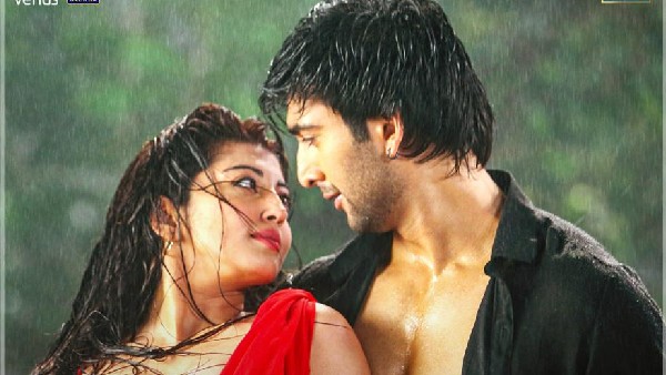 ప్రణీత సుభాష్, మీజాన్ జాఫ్రీ ఫెర్ఫార్మెన్స్