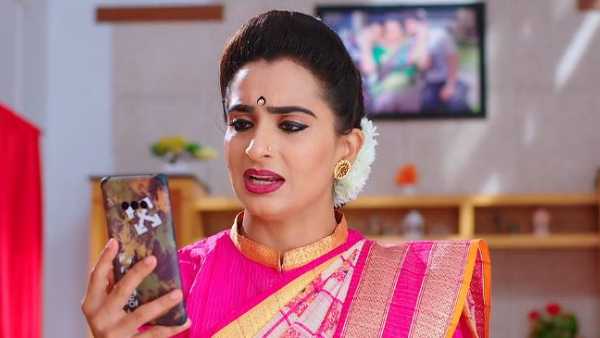 దీప, సౌందర్యకు చీరెలు