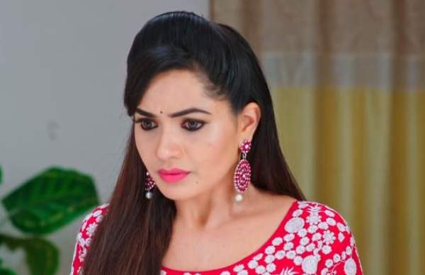 దీపకు షాకిచ్చిన మోనిత