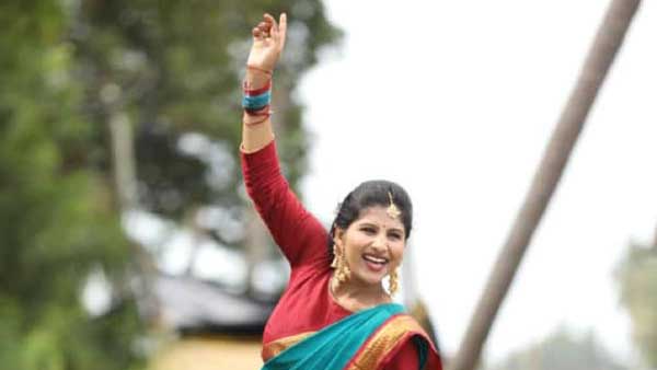 నా వాళ్ళే అనుకుని