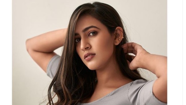 షూటింగ్ లో భర్తతో కలిసి..