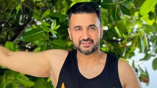 విచారణ కోసం కస్టడీలోనే