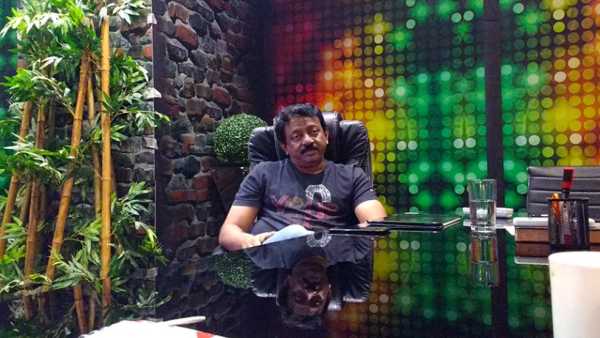 పాటలు లేకుండా..