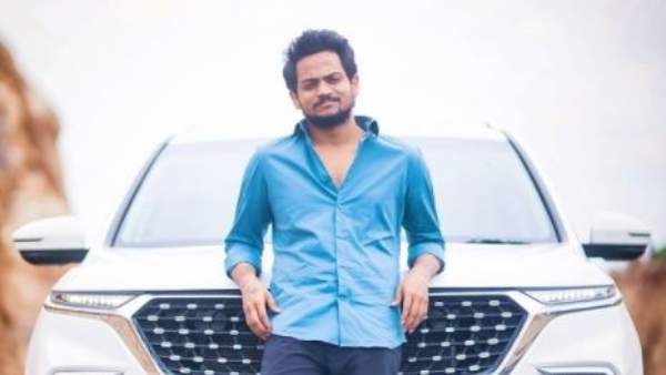 కొత్త కారుతో షణ్ముక్