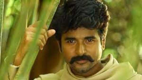 తమిళ హీరోలు ఫ్లాట్