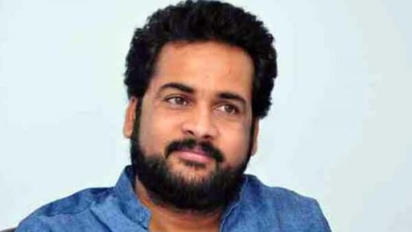 Actor sivaji donates free ambulance services in manam saitham Actor sivaji donates free ambulance services in manam saitham