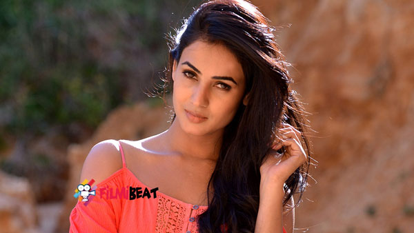 హిందీ మూవీతో హీరోయిన్ అయింది