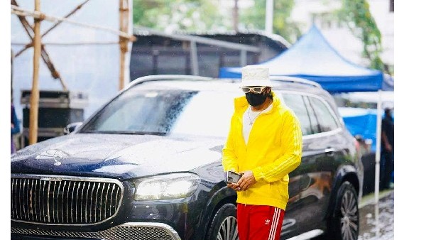 Actor Ranveer Singh buys Mercedes Maybach GLS 600 car after Lamborghini Urus Actor Ranveer Singh buys Mercedes Maybach GLS 600 car after Lamborghini Urus