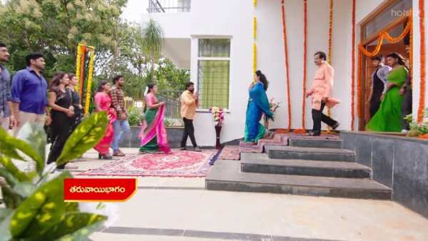 కాళ్ళు కడగాలసిందే