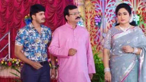 పోలీసులు ఎంట్రీ