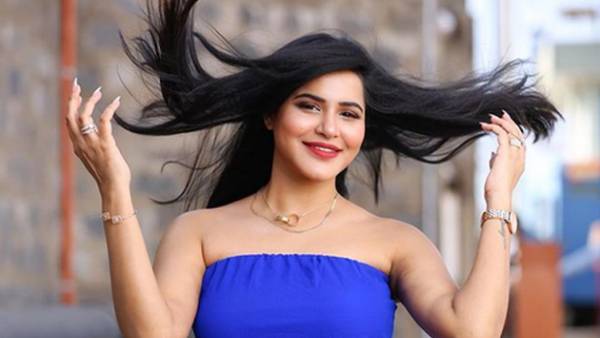 అషు రెడ్డి డ్రెస్లపై ఎక్స్ప్రెస్ హరి కామెంట్స్